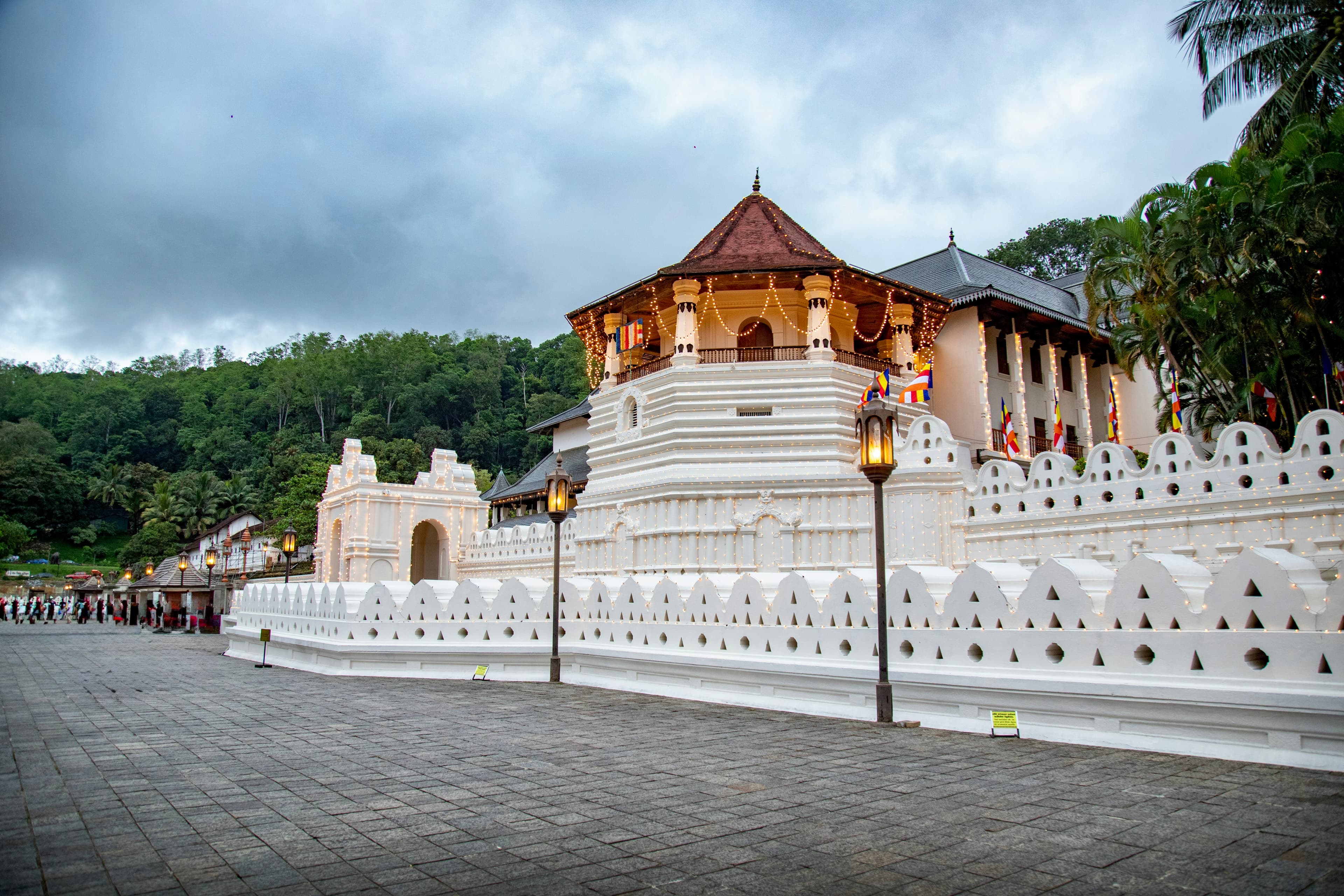 Private transfer from Colombo Airport (CMB) to Kandy